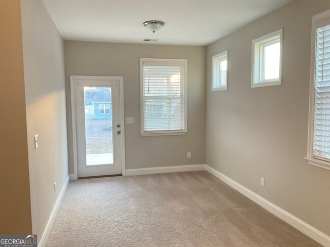 Building Photo - 240 Hollis St