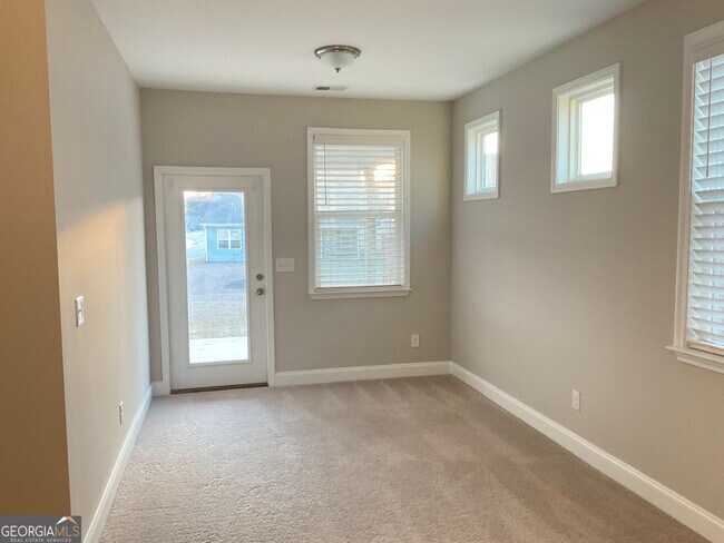 Building Photo - 495 Plainfield St