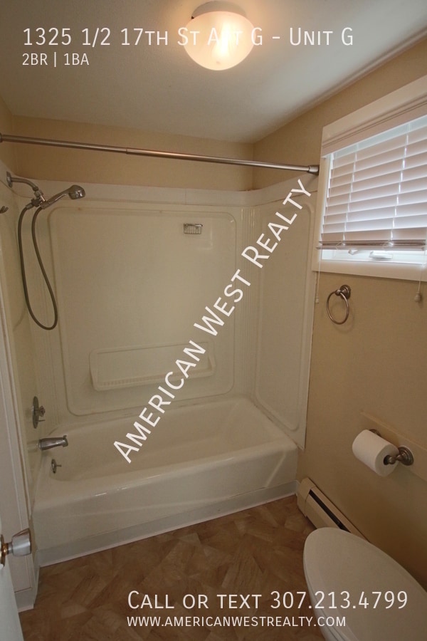 Building Photo - 1325 1/2 17th St Apt G-Unit G