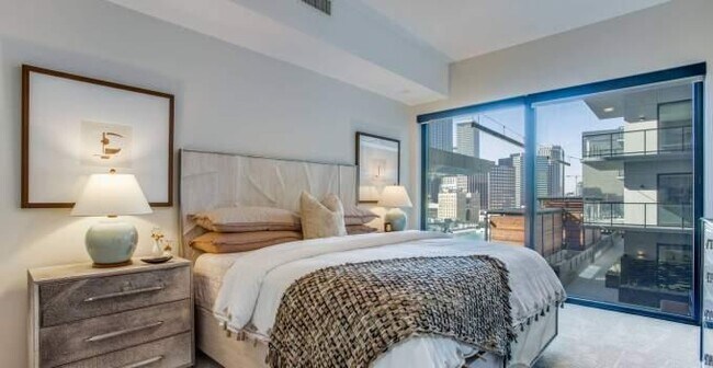 Building Photo - 2 bedroom in Dallas TX 75201