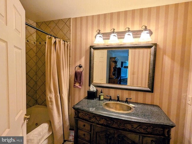 Building Photo - 14217 Quail Crk Wy