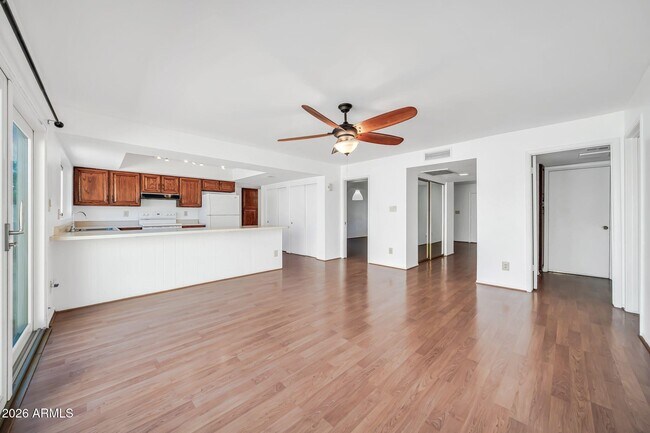 Building Photo - 6209 N 22nd Dr