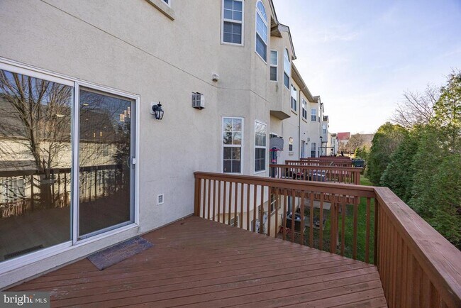 Building Photo - 730 Whitetail Cir