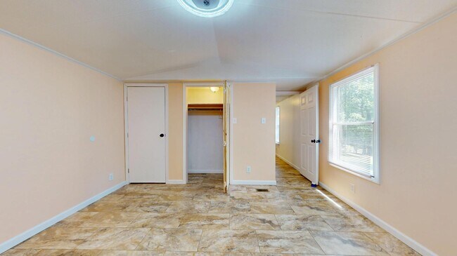 Building Photo - 4120 Glenola Dr