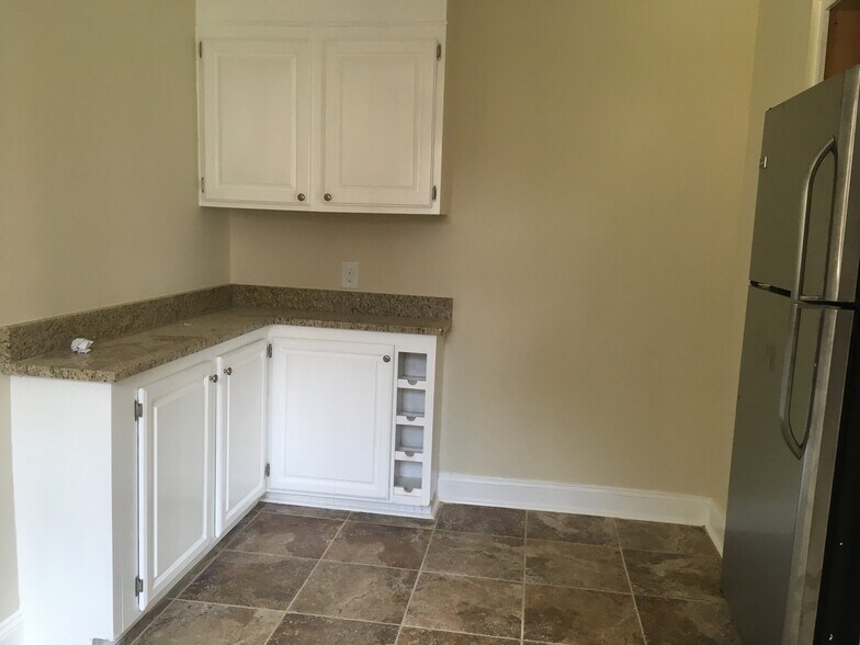Building Photo - 1806 Parlow Dr