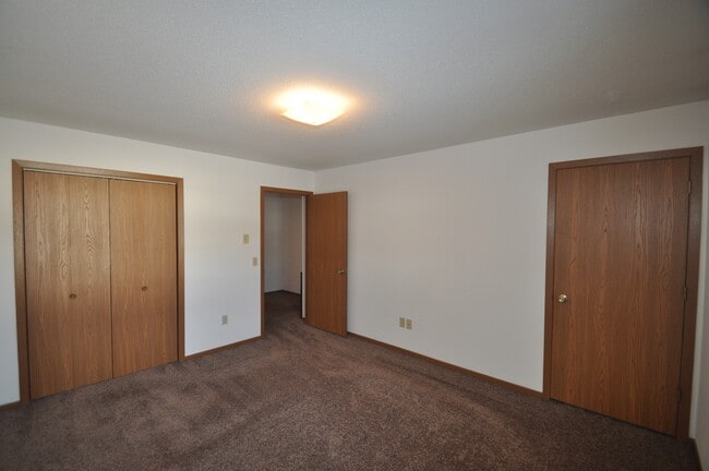 Building Photo - 1621 Devney Dr