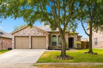 Building Photo - "Inviting 3-Bedroom Home With Great Storage & Private Backyard Setting!"