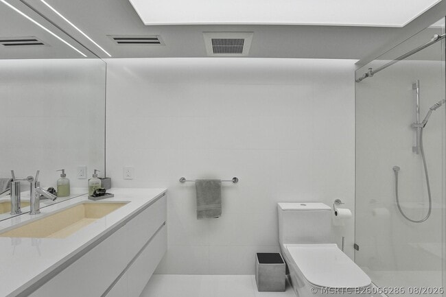 Building Photo - 3606 S Ocean Blvd