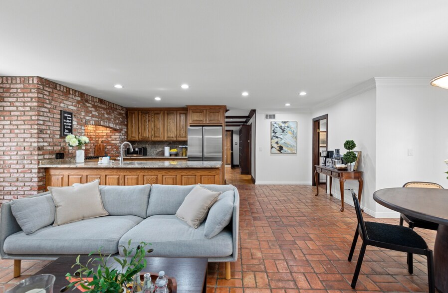 Building Photo - 16842 Harkness Cir