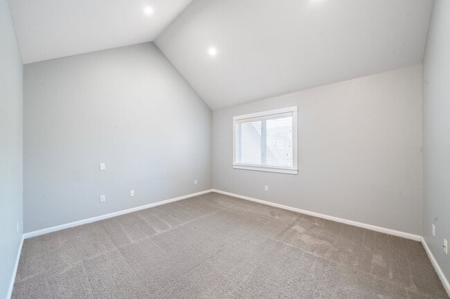 Building Photo - 10251 NW Village Heights Dr