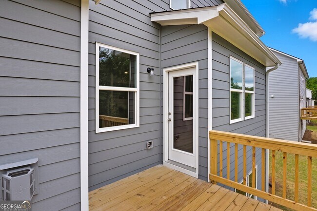 Building Photo - 680 River Run Dr