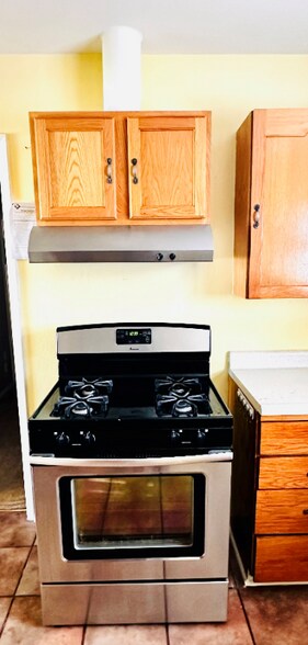 Building Photo - 458 Anton Dr