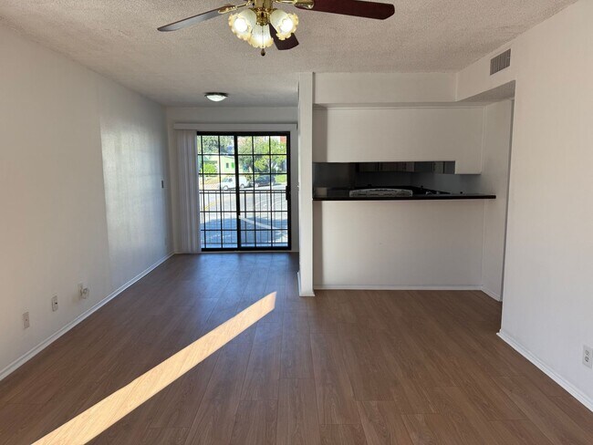 Building Photo - 3228 Honolulu Ave