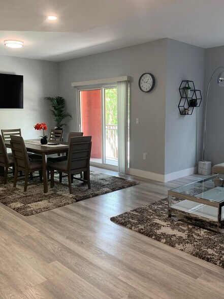 Building Photo - 10902 NW 83rd St