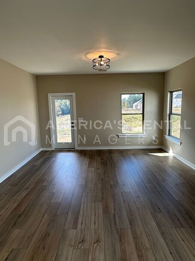 Building Photo - Home for Rent in Bessemer, AL!!! Available to View NOW!