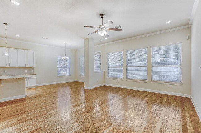 Building Photo - 600 Acadia Bnd
