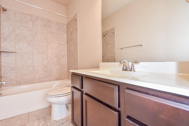 Building Photo - 8806 Alicia Dr