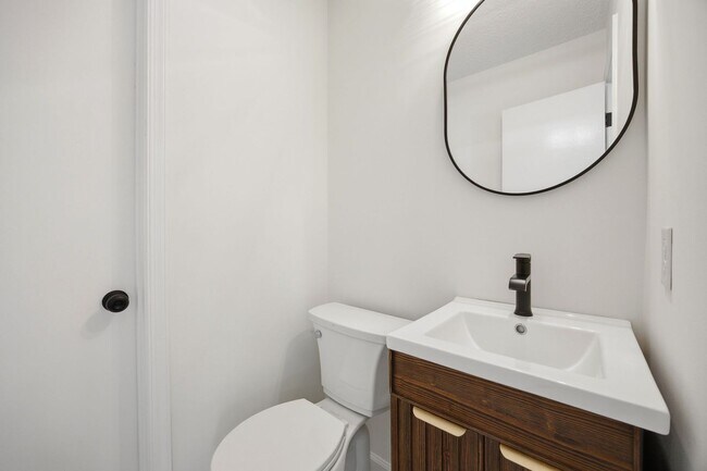 Building Photo - Fully Renovated 3 Bed / 2 Bath Ranch Near Downtown Raleigh & the Greenway!