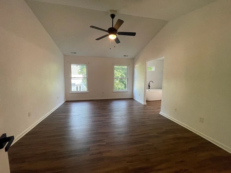 Building Photo - 2662 Bracston Rd