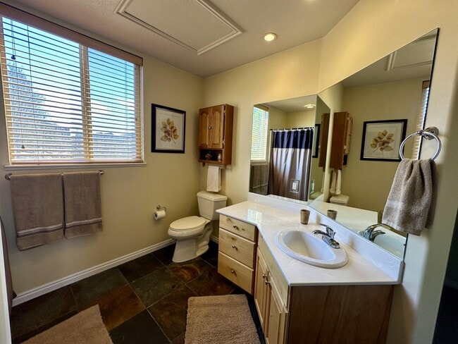 Building Photo - 3555 N Fox Run Dr