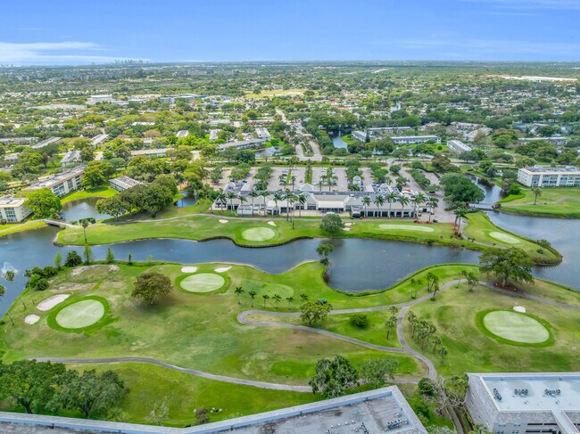 Building Photo - 1102 Bahama Bend