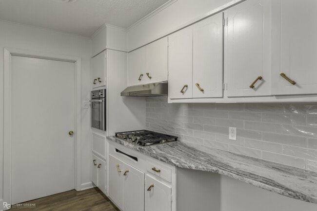 Building Photo - 2425 Belmont Blvd