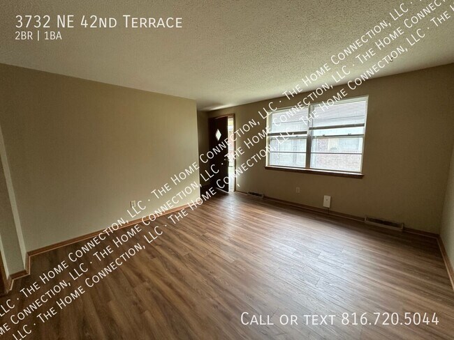 Building Photo - 3732 NE 42nd Terrace