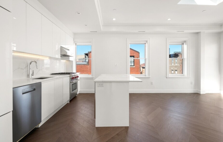 Building Photo - 537 Boylston St