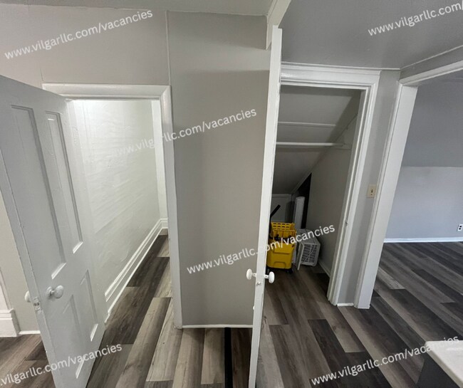 Building Photo - 1114 Pine St