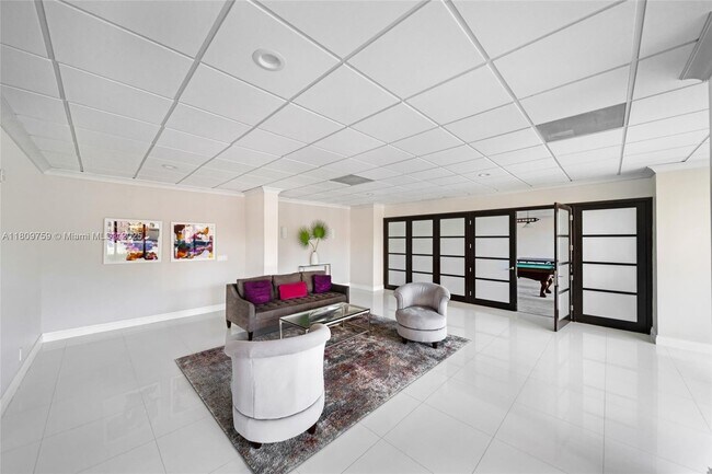 Building Photo - 2017 S Ocean Dr