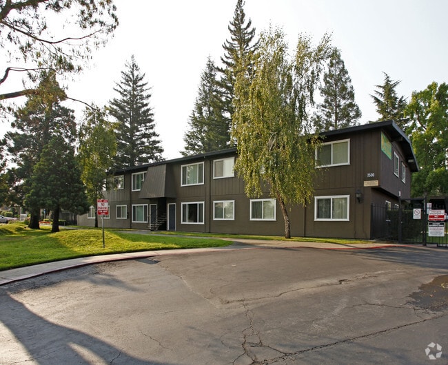 Greenback Manor 7500 Greenback Ln Citrus Heights CA 95610 Apartment