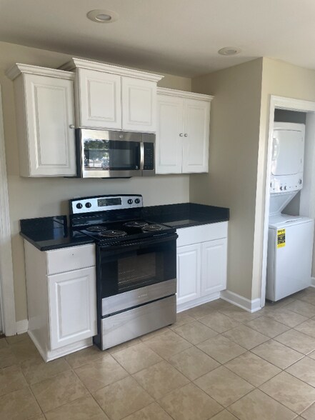 Building Photo - 3107 Scott St