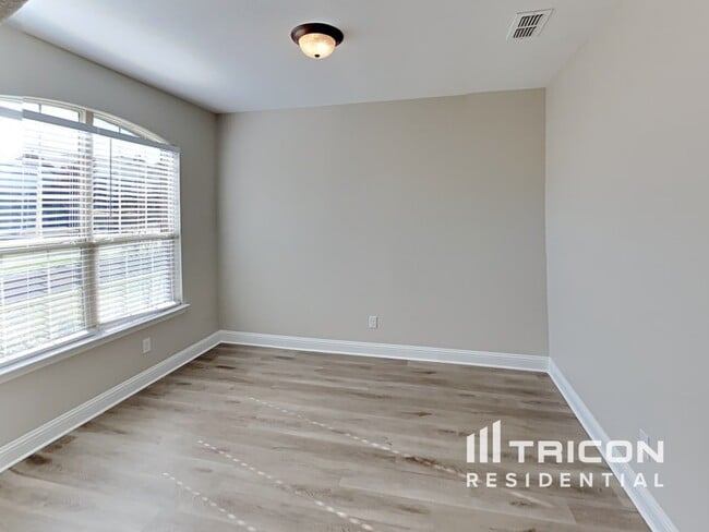 Building Photo - 5844 Burgundy Rose Dr