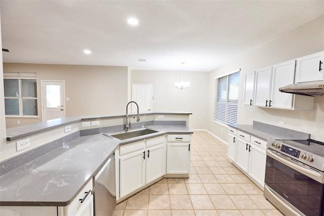 Building Photo - 2840 Clear Creek Dr