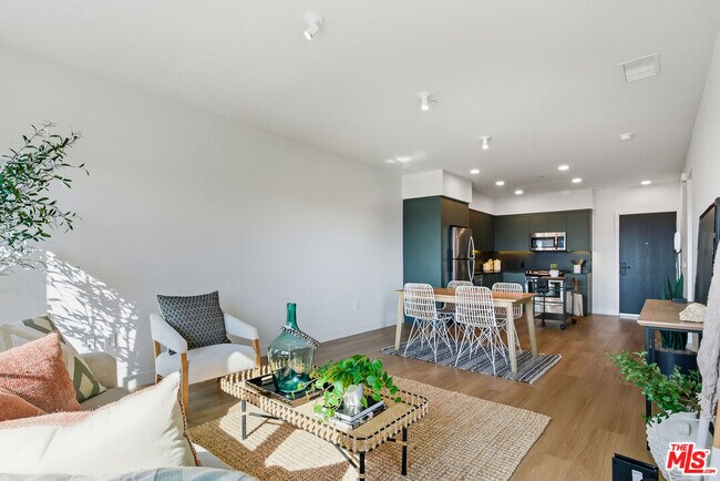 Building Photo - 10601 Washington Blvd