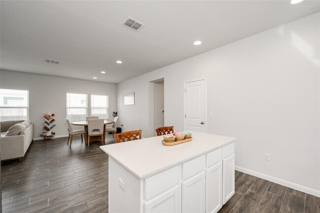 Building Photo - 10712 Timber Brook Pass
