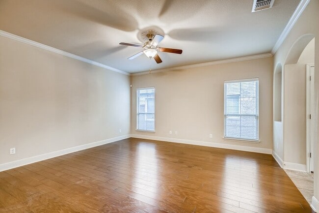 Building Photo - 12619 Quarter J