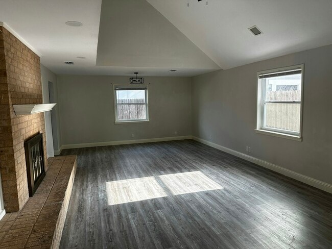 Building Photo - 415 N 19th St