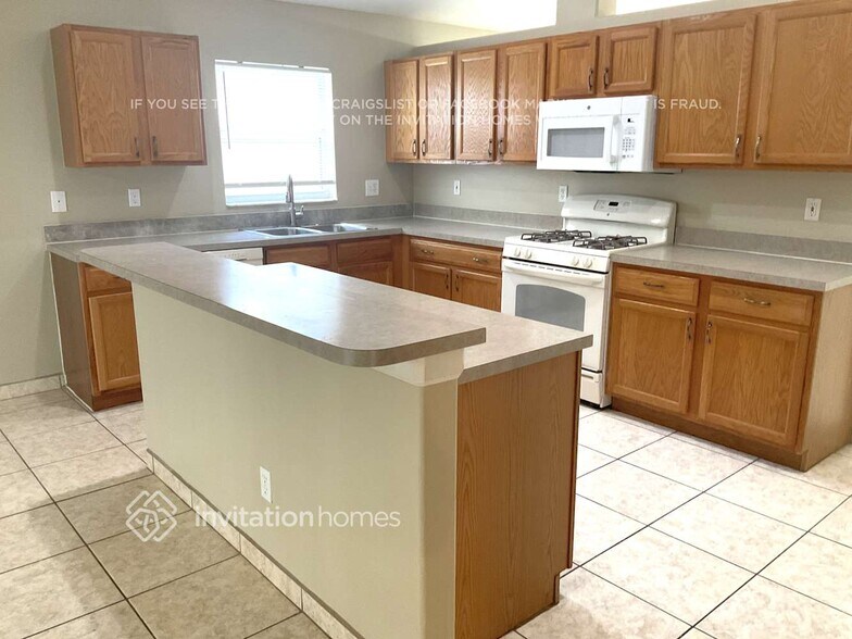 Building Photo - 2802 Wilshire Rd