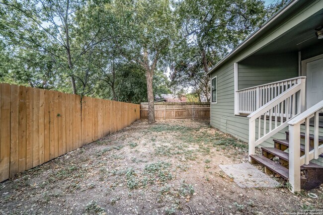 Building Photo - 312 Quitman St