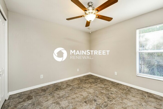 Building Photo - 3 Bedroom Pet-Friendly Home in Lehigh Acre...