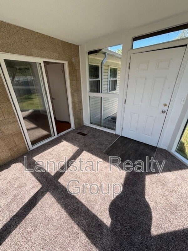 Building Photo - 6613 Manslick Rd