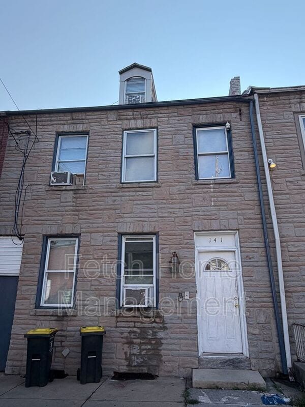 Building Photo - 141 S Prince St