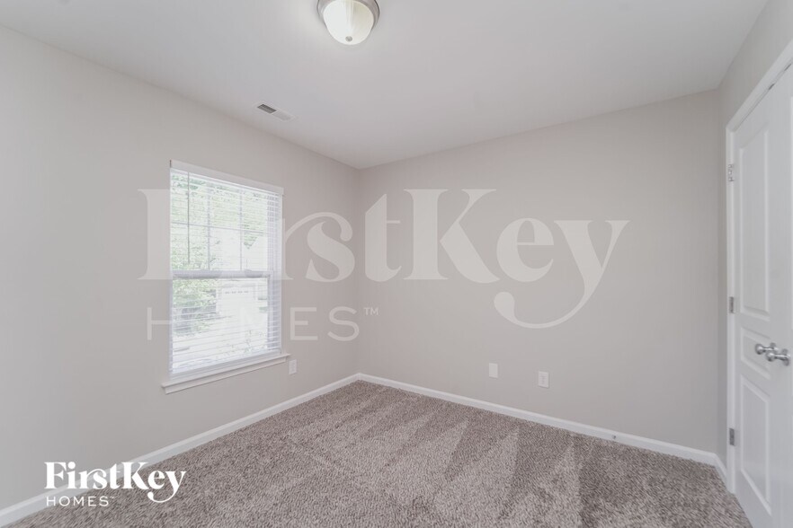 Building Photo - 9508 Long Hill Dr