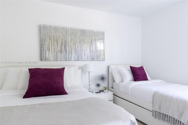 Building Photo - 19901 E Country Club Dr