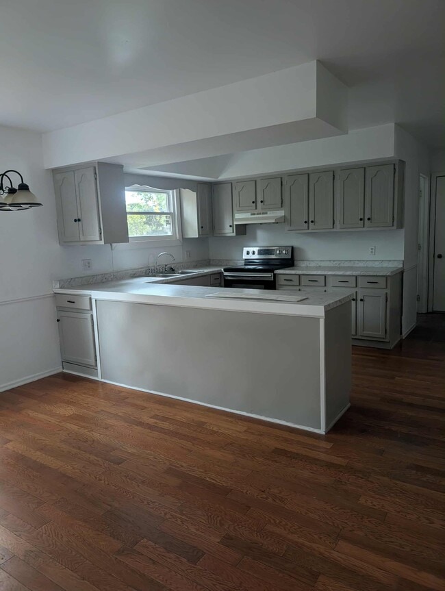 Building Photo - 1097 Esther Dr