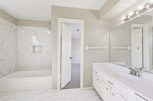 Building Photo - 4613 Cashel Glen Dr