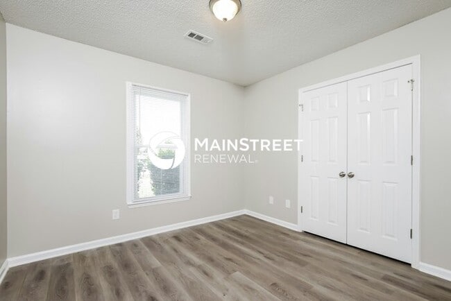 Building Photo - 3 Bedroom Pet-Friendly Home in GREENSBORO,...