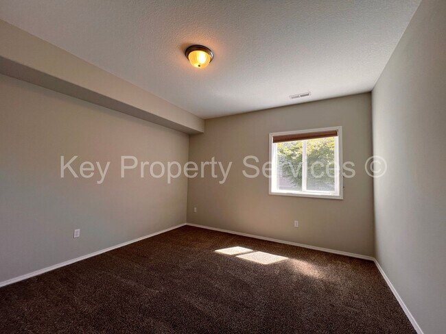 Building Photo - Large Updated 3 bed 3 bath in Camas!