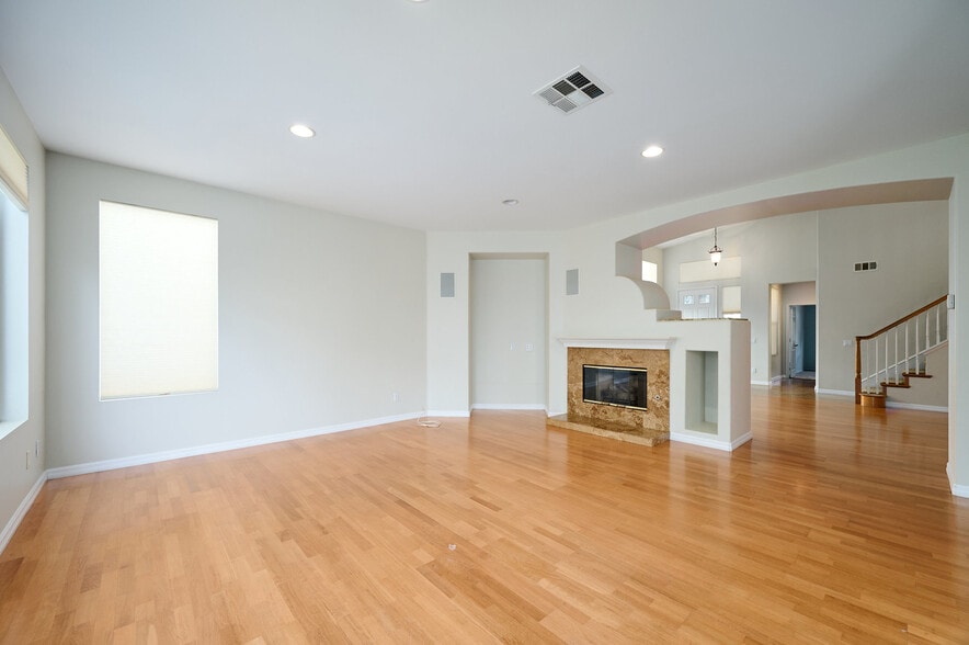 Living Room - 1807 Alta Vista Pl